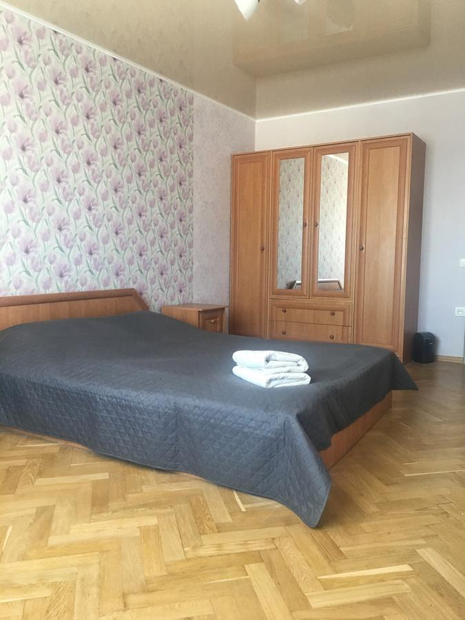 Prado 333 Apartment Kiev Bagian luar foto